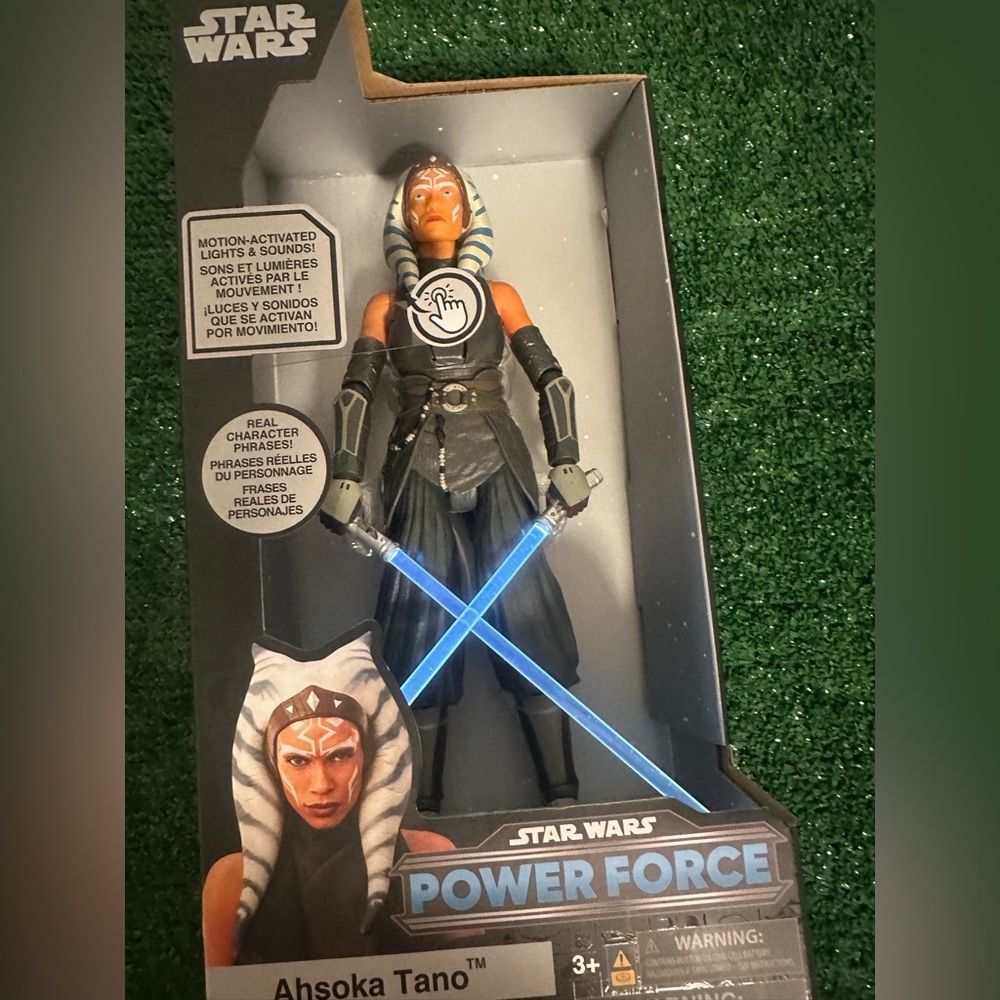 Action figure that talks  AHSOKA TANO from Star Wars Power Force
